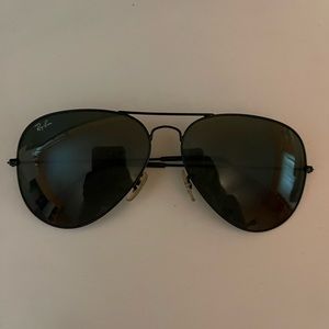 Rayban Black Aviators